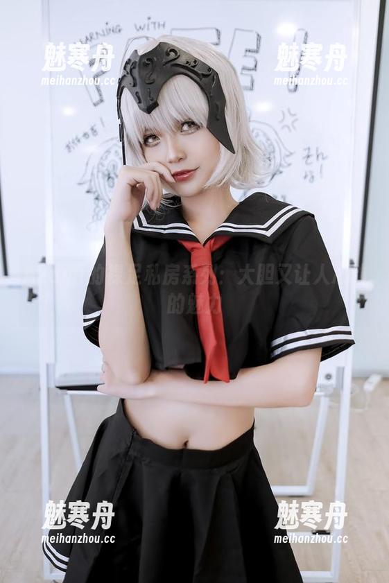 Azami Azami的裸足私房系列:大胆又让人心动的魅力