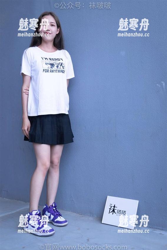 BoBoSocks袜啵啵 - 厚肉丝与小甜豆：私房写真里的“美味”瞬间