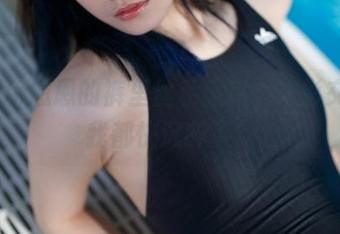 在Cien恩恩的裤里丝私房里，光影交错，我都快沉醉了！