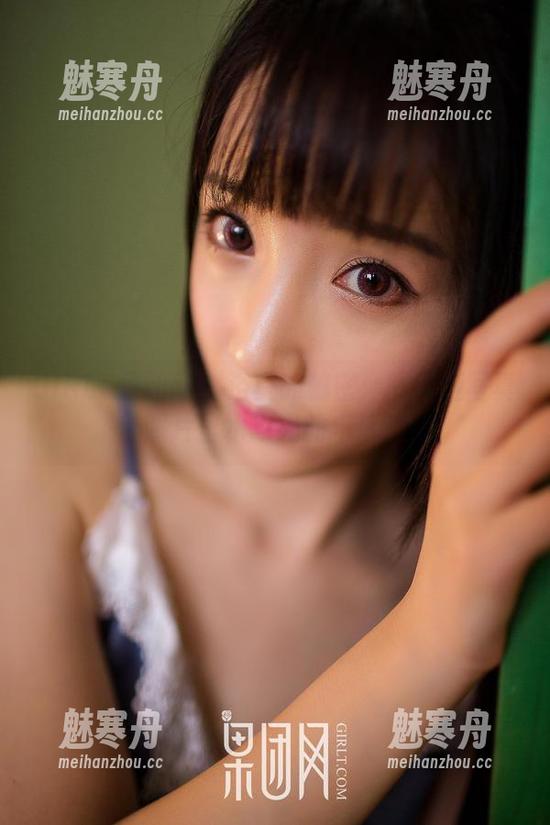 GIRLT果团网-陈迪娅 GIRLT果团网 - 浴室的秘密:陈迪娅写真,照片里水与光的末日迷踪