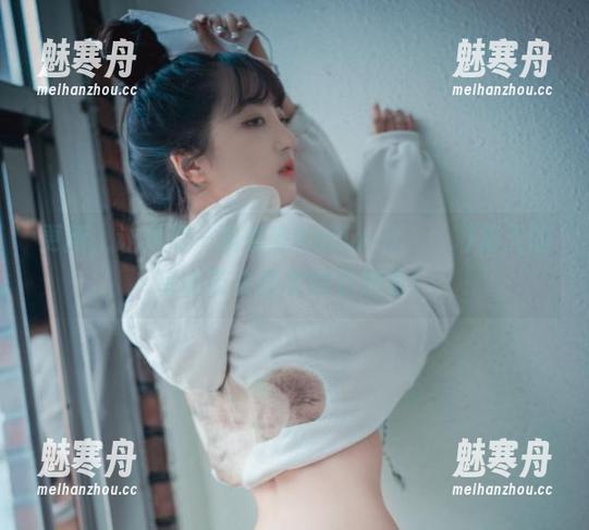 更新，让我们一起感受HaNari(하나리)夏天的写真带来的那股热烈吧！