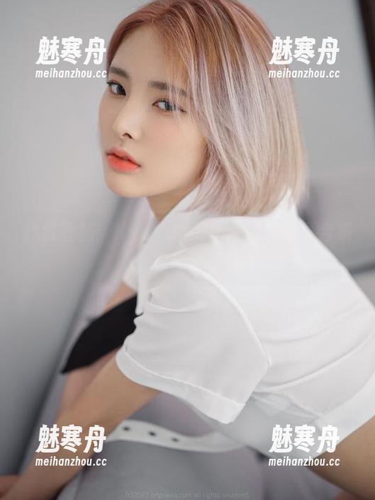豹纹叠加：Hyoyeon(김효연)的写真合集让你心动不已
