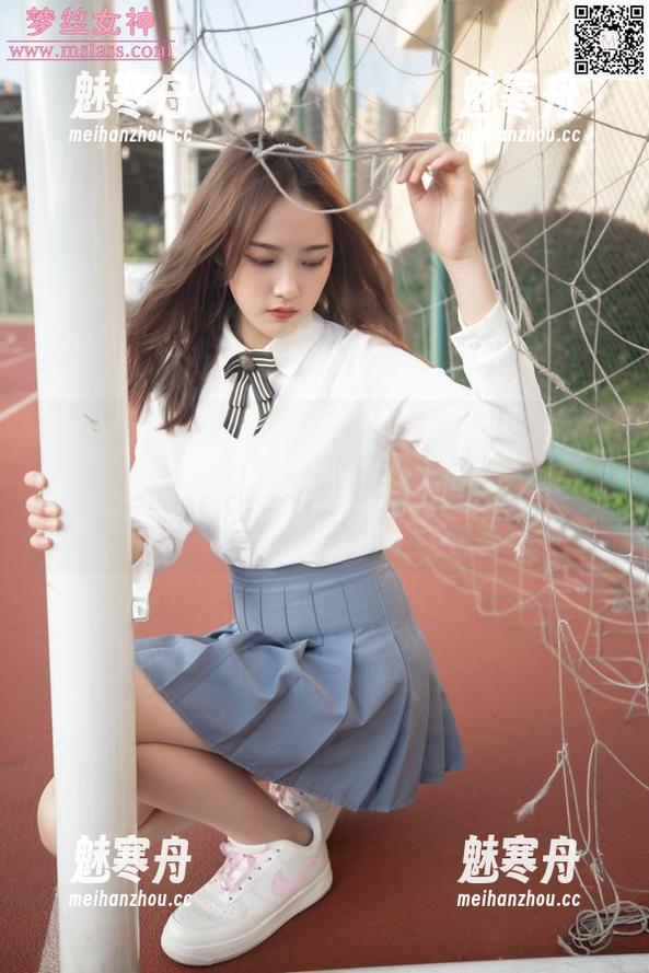 MSLASS梦丝女神 - 美图中小允儿的牛仔连衣裙有魔力！连空气都在为她打call，快来看看！