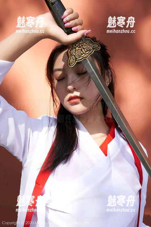 MiiTao蜜桃社 - 伊素妍吊带图包分享，轻松穿出随性感的仙女气质！