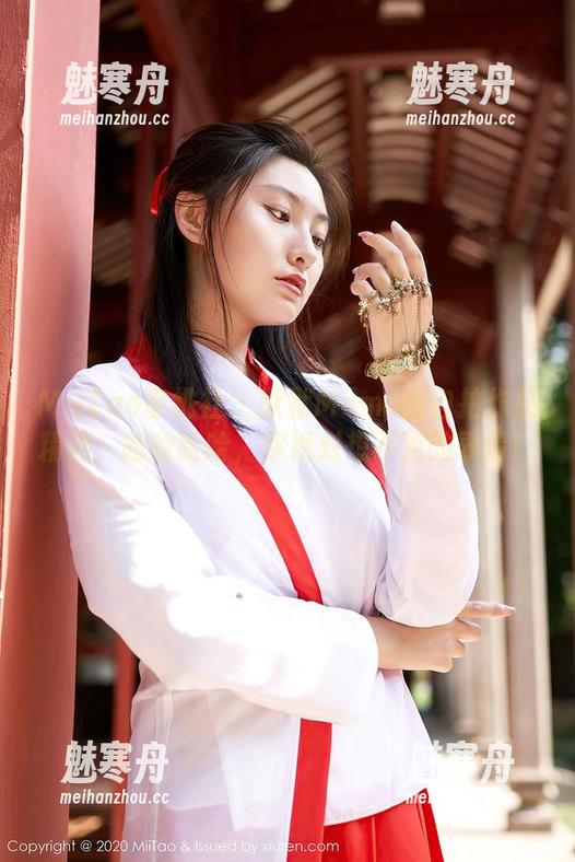 MiiTao蜜桃社-默默Momo MiiTao蜜桃社 - 默默Momo的自拍作品精选:哈哈哈哈,你绝对想不到的表情!