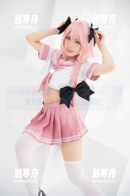 Fantia水着新章：Tomiko(とみこ)图集更新，夏日里的轻盈回响！