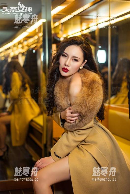 TouTiao头条女神-娜依灵儿 TouTiao头条女神 - 娜依灵儿女孩:原图资源大放送,谁说美要付出代价?