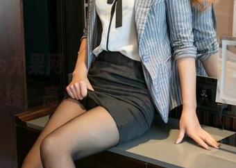 UGirls尤果网 - Abby金金海边写真惊艳上线，高清海浪让你怀疑人生！