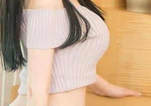 UGirls尤果网 - 这才是最新的美图！萌琪琪的网袜，简直是艺术！