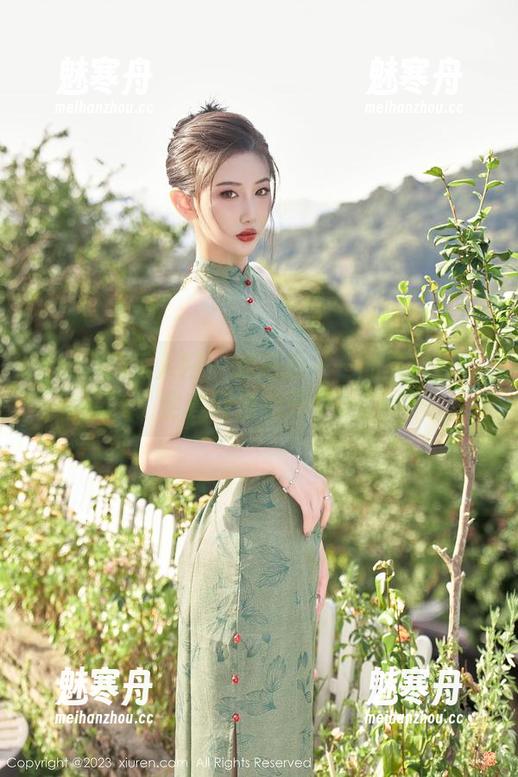 Xiuren秀人网 - 走进乔一一的夏天原图：全套好像能开空调！