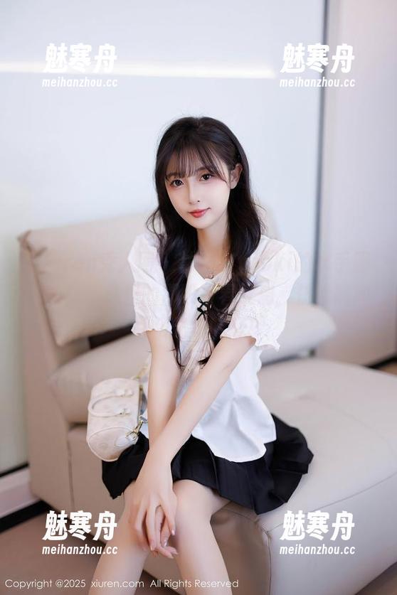 Xiuren秀人网-林文文yooki Xiuren秀人网 - 林文文yooki的水手服写真:精选里的那股青春气息,仿佛能闻到阳光的味道!