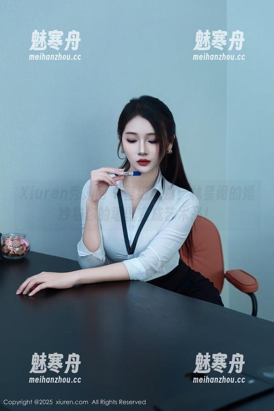 Xiuren秀人网 - 壁纸风暴！林星阑的婚纱将你的墙壁变成艺术品！