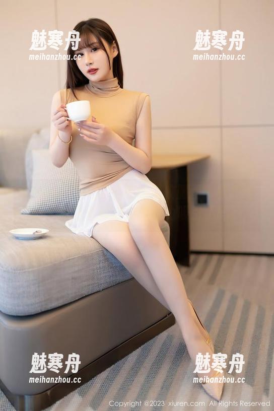 Xiuren秀人网-白琮瑗 Xiuren秀人网 - 白琮瑗校服图集最新登场,你准备好被她的魅力吸引了吗?