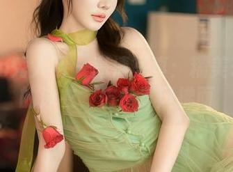Xiuren秀人网 - 高清写真：糯美子Mini的泳衣，仿佛夏风拂面