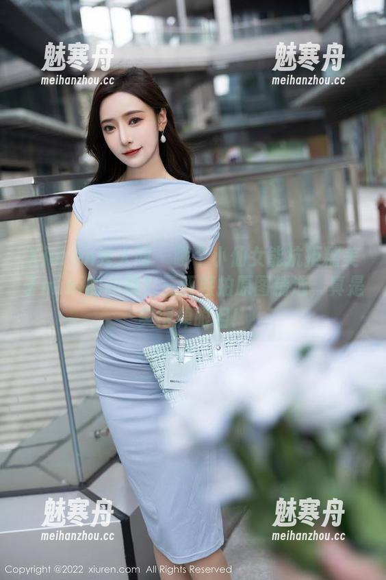 Xiuren秀人网-糯美子mini Xiuren秀人网 - 哪个小仙女能抗拒糯美子mini的和服?三亚旅拍原图精选,真是美得掉眼泪!