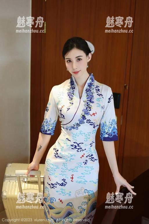 Xiuren秀人网 - 白衬衫的另一面：软糖爱喝奶的最新图集狂欢！
