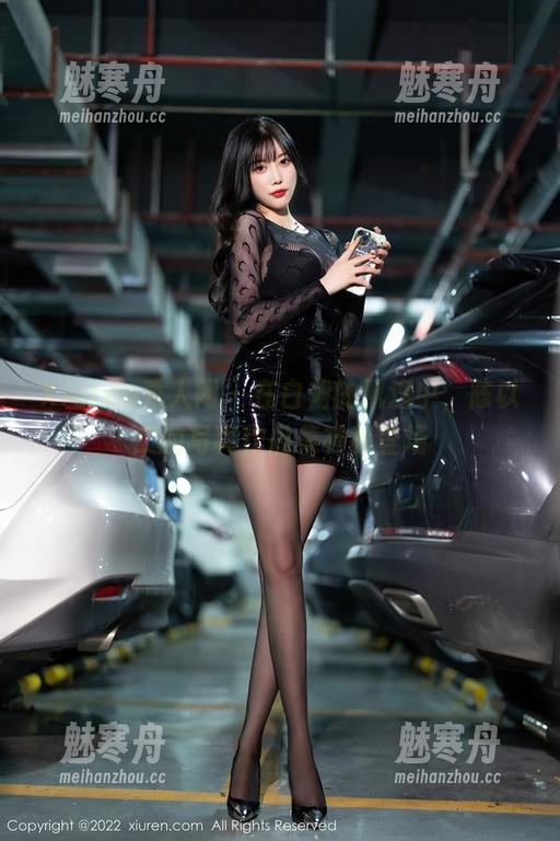 Xiuren秀人网 - 在白裙的飘逸中，陈以二的写真作品集神秘登场