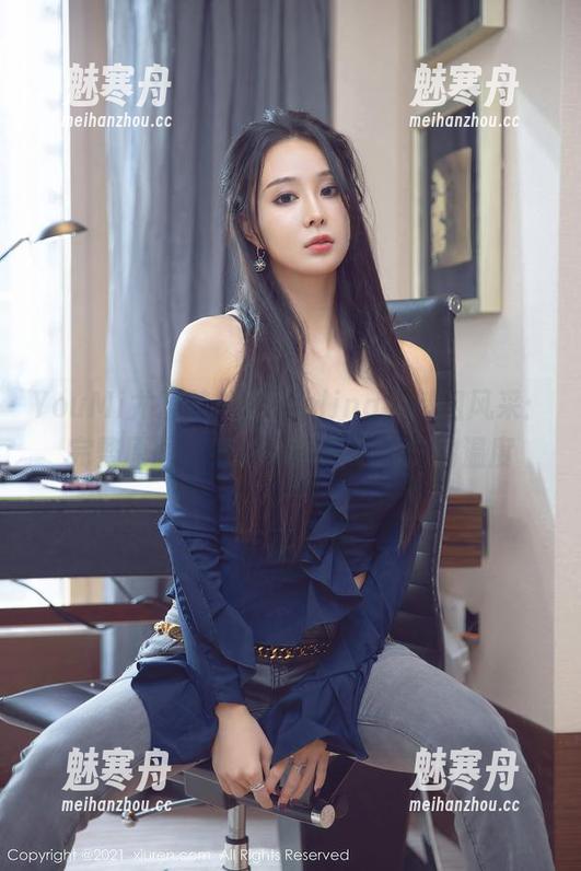 YouMi尤蜜荟 - 不柠bling的御姐风采：完整原图，细腻到能感受到她的温度