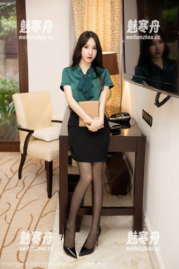 YouMi尤蜜荟 - 妲己_Toxic女王：她的图集如梦幻般艳丽，让人目不转睛！