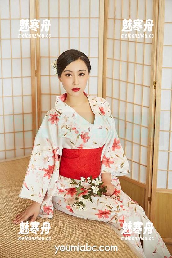 YouMi尤蜜荟-娜依灵儿 YouMi尤蜜荟 - 只为福利而来!娜依灵儿私汤原图,质感与水汽结合的完美瞬间