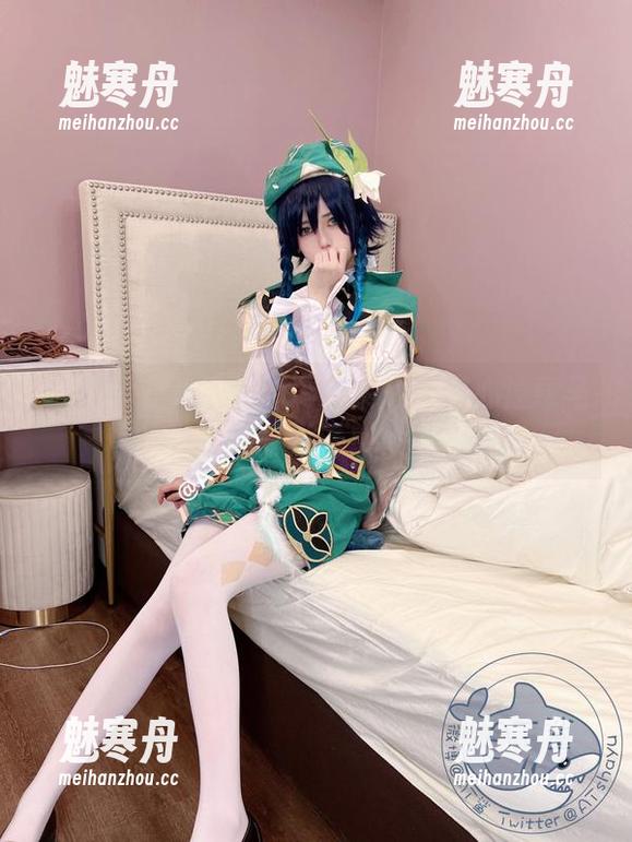 at鲨鱼 at鲨鱼的连衣裙cos合集:让你心猿意马的时尚诱惑!