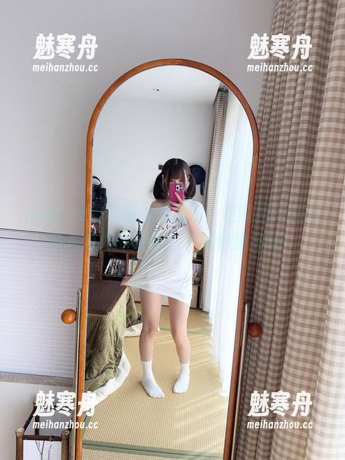 nagisa魔物喵的死库水：这些图片背后藏着怎样的故事？下载仔细品味！