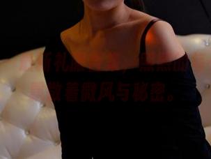 pans - 最新礼服合集，熙熙的每一幕都飘散着微风与秘密。