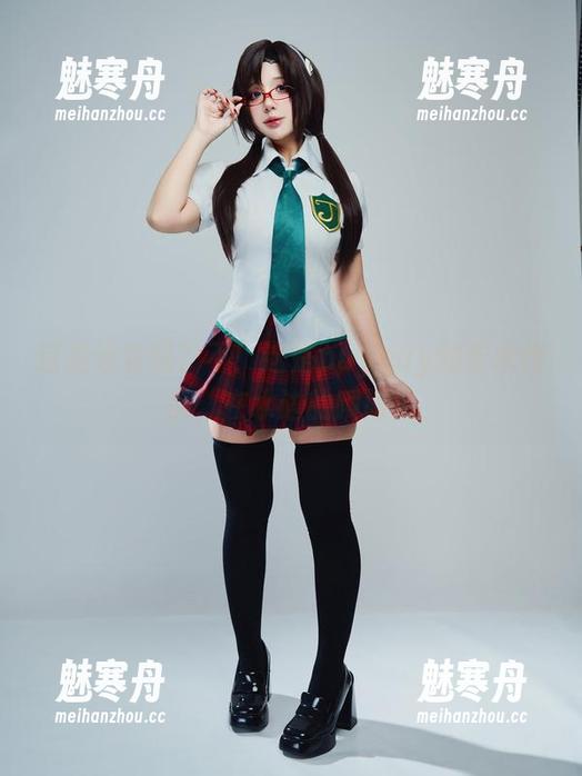 这是泳衣吗？不！这是puypuy的艺术作品，在水边的瞬间！