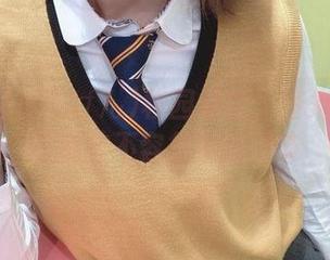 けん研(けんけん)校园私拍：图集中藏着的那些不容忽视的细节
