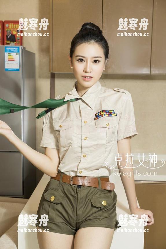 克拉女神 - YOYO的体操服大作战：原图让人驻足，套图像漫才般让人捧腹！