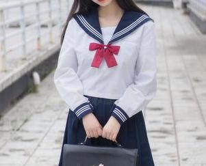 制服下的死库水，美图享受兔玩映画的大厨神秘配方！