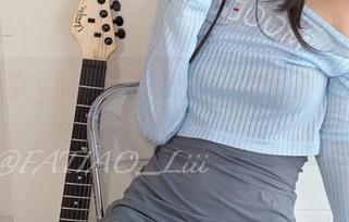 发条少女yoki短裤在线：她的姿势直接让我想去报个瑜伽课！