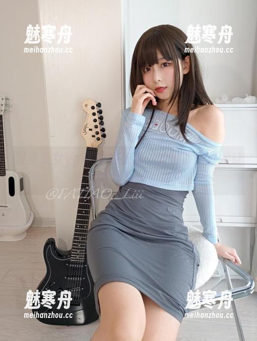 发条少女yoki 发条少女yoki短裤在线:她的姿势直接让我想去报个瑜伽课!