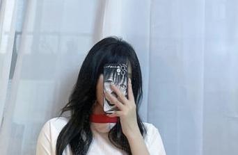 微密圈 - 可馨juicy的校服图集，这可是秘密武器，快来下载，别告诉别人哦！
