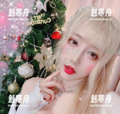 啾小妍Deer作品集：校园里的小秘密，光影交织让我心跳加速。