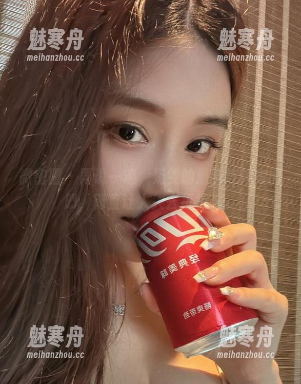 奶雯 微密圈 - 再说一遍,奶雯的最新连体衣图册,简直让人失去抵抗力。