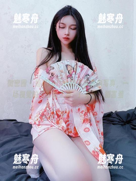 微密圈 - 姐姐Lalion的丁字内内写真，一场视觉的‘冒险之旅’！来吧，别害羞