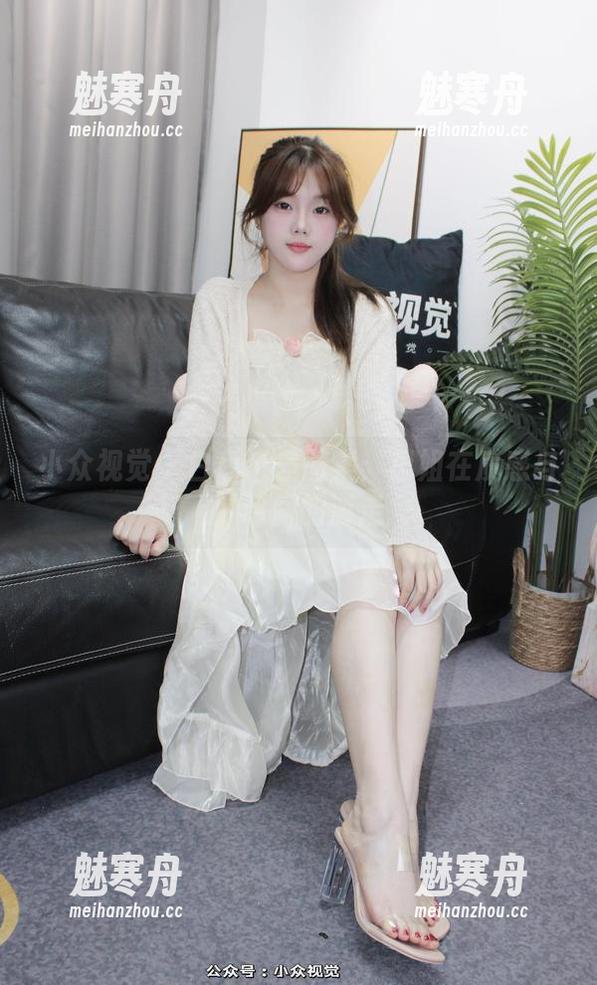 小众视觉-思姐 小众视觉 - 白色反差图集:思姐在质感与触感间的游走
