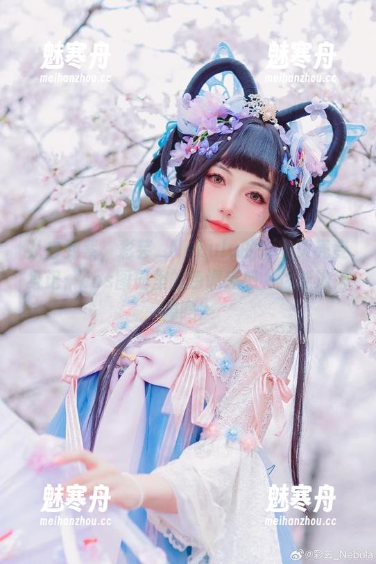 从白到紫，彩芸_Nebula的渐变贝壳变身记：cos图册里的色调迷惑，你能逃得掉吗？