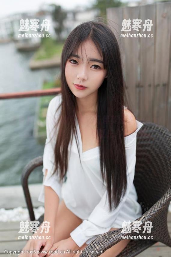 推女神-莫晓茜sunny 推女神 - 白丝的魔力:陪伴莫晓茜sunny的原图合集,留下难以忘怀的缱绻