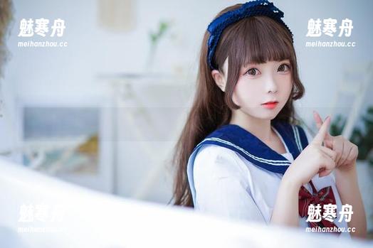 日奈娇的作品集：跟随柴郡魔术师的奇幻写真之旅！
