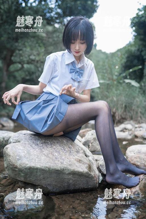 当木绵绵OwO戴上眼镜，照片瞬间升华成艺术！