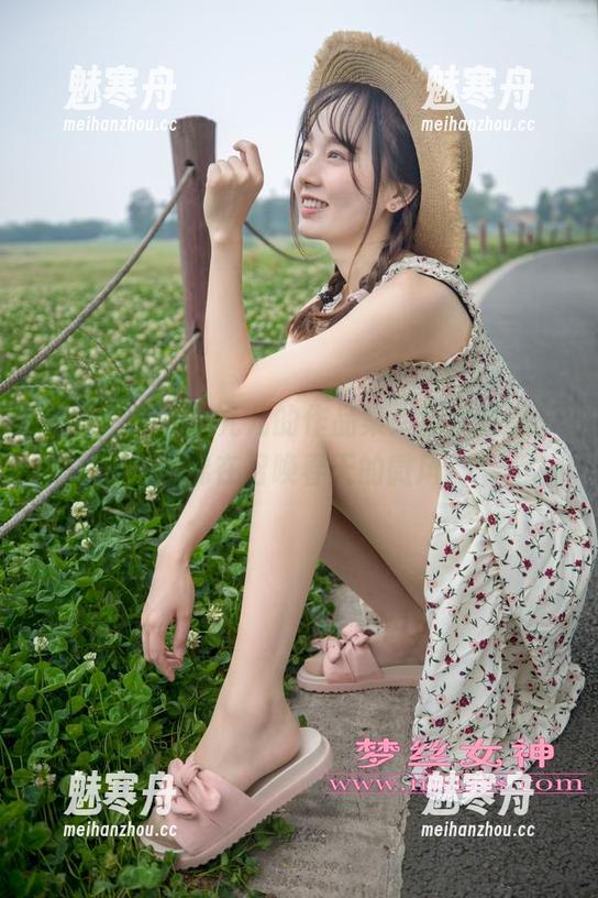 梦丝女神-小允儿 梦丝女神 - 小允儿的作品集:绿绿衣服,仿佛在召唤春天的微风