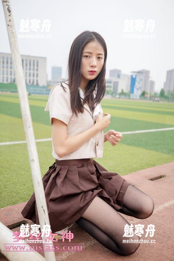 梦丝女神 - 香萱全套网球少女图：是不是每个网球场都该有这么可爱的身影？