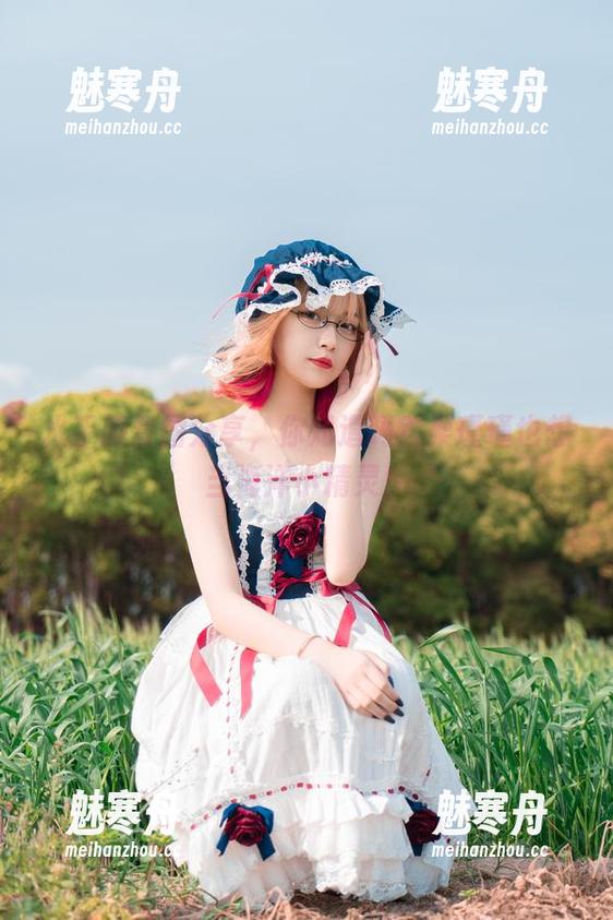 梨瑾瑾 水手服套图分享,你知道吗?梨瑾瑾也想当海洋小精灵!