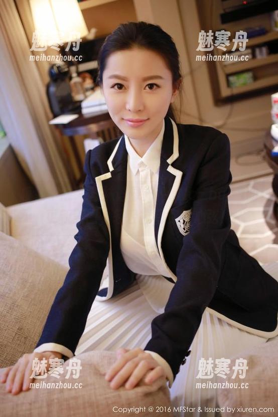 模范学院-NaNa_baby 模范学院 - 丝袜语录:NaNa_baby的更新美图,轻轻撩动你的心弦!