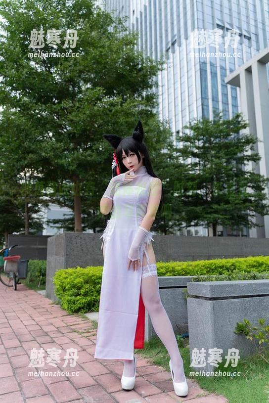 樱落酱w 樱落酱w也有“连体衣控”时刻,来看看她的写真集吧