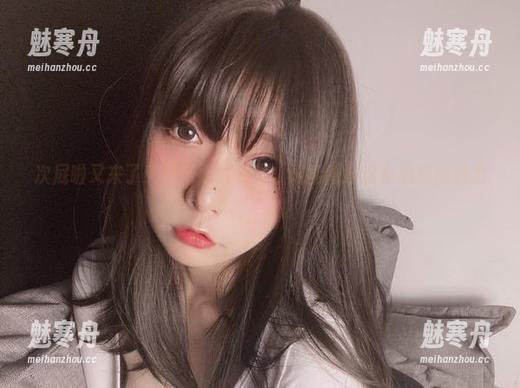 次屁啦 次屁啦又来了!最新照片曝光,谁能抵挡这小恶魔的魅力?