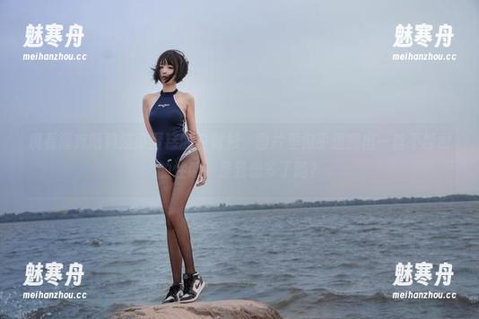观看海克斯科技小蛋糕的白衬衫，图片里似乎透露出一丝不经意的性感，是我想多了吗？
