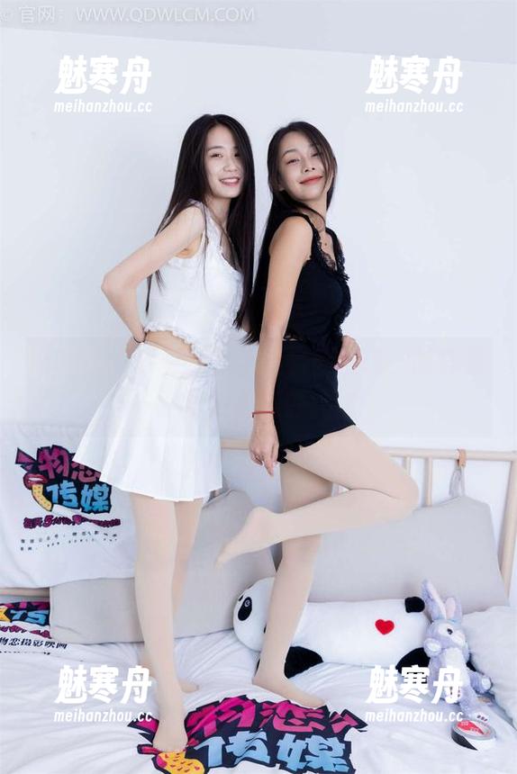 物恋传媒 - 菜菜水手服最新图包，简直是梦中情船长的代言